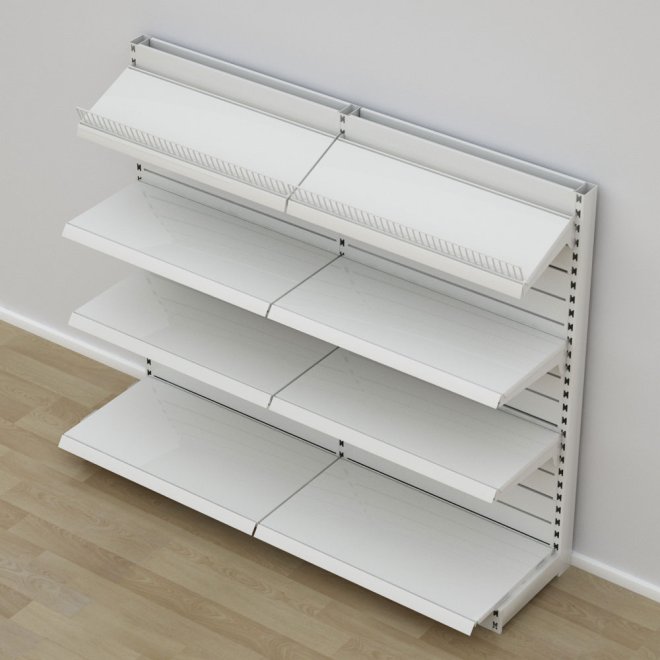 Butiksreol enkeltsidet med metalhylder og rillepanel