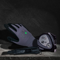 Pakkel�sning med arbejdshandsker, knive og m�leb�nd