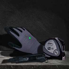 Pakkel�sning med arbejdshandsker, knive og m�leb�nd