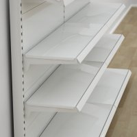 Butiksreol enkeltsidet med metalhylder